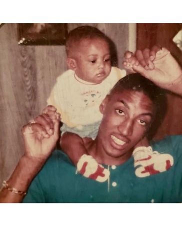 Antron Pippen's old photo with his father Scottie Pippen.
